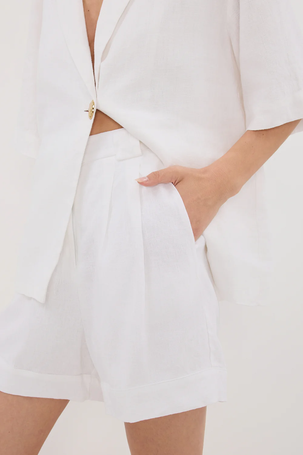 ALONDRA WHITE LINEN SHORT - Image 5