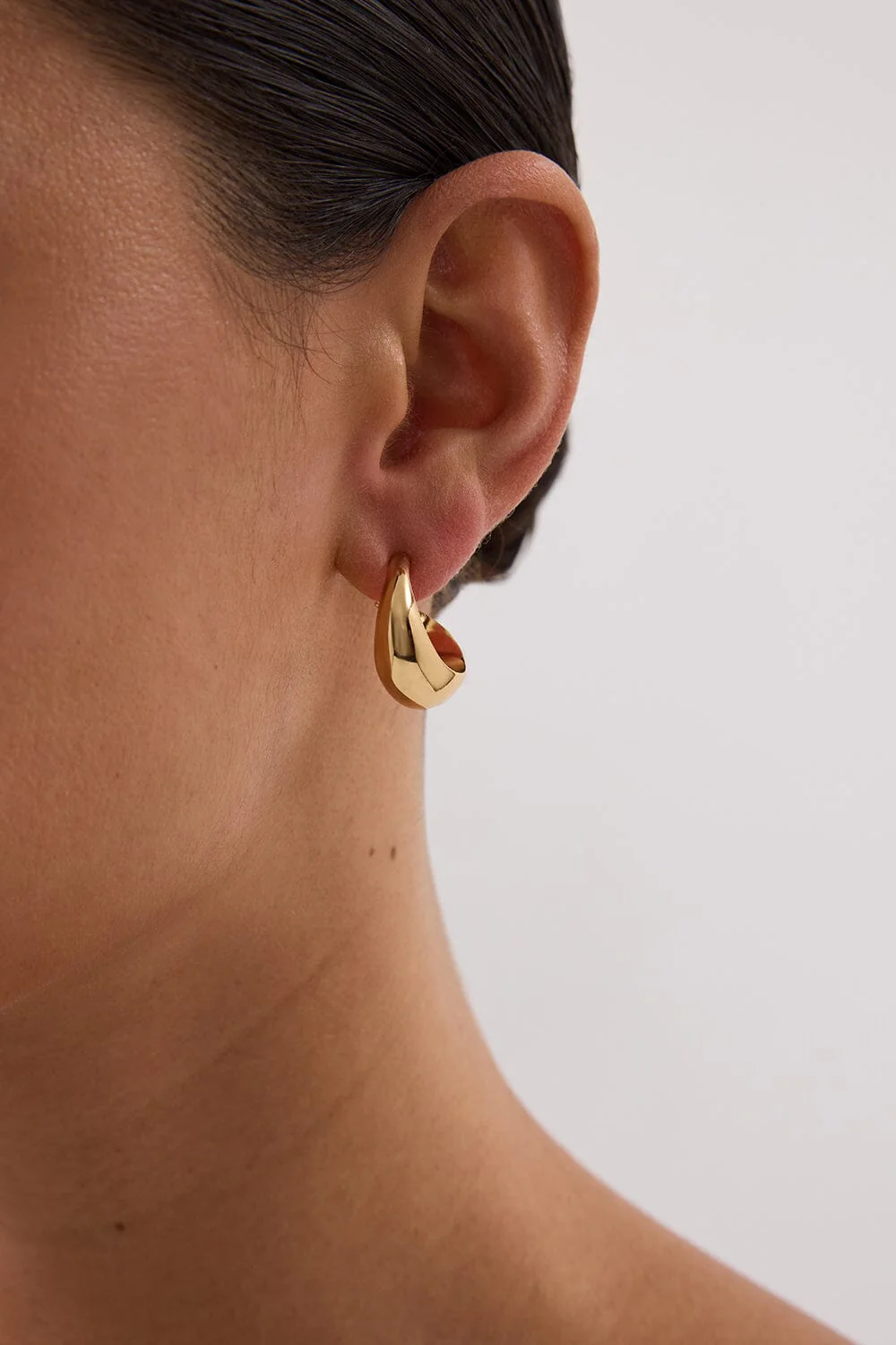 AMBER SCEATS ZANE EARRING GOLD - Image 3