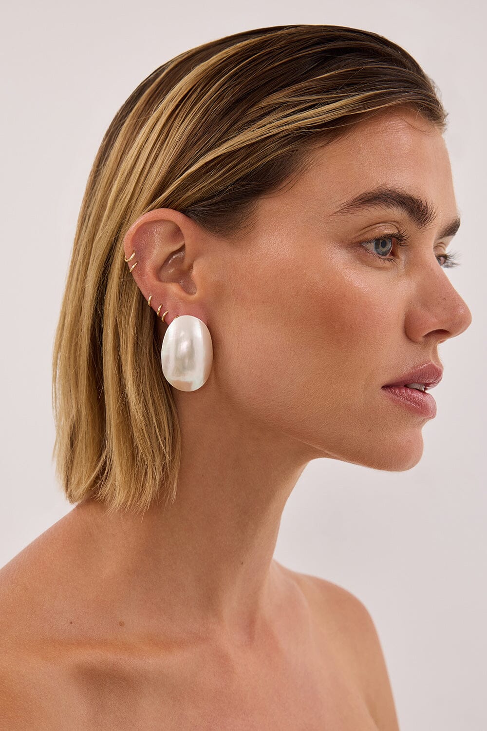 ANNA ROSSI PEARL MARINA EARRING - Image 2