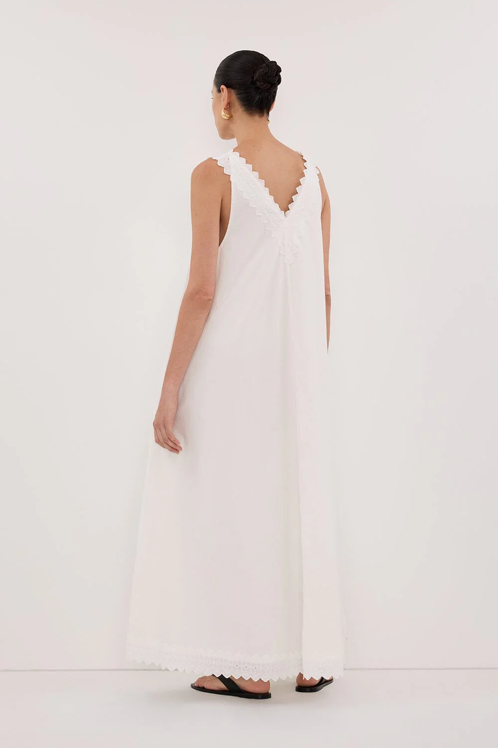 ANNABEL WHITE SLEEVELESS V NECK MIDI DRESS - Image 5