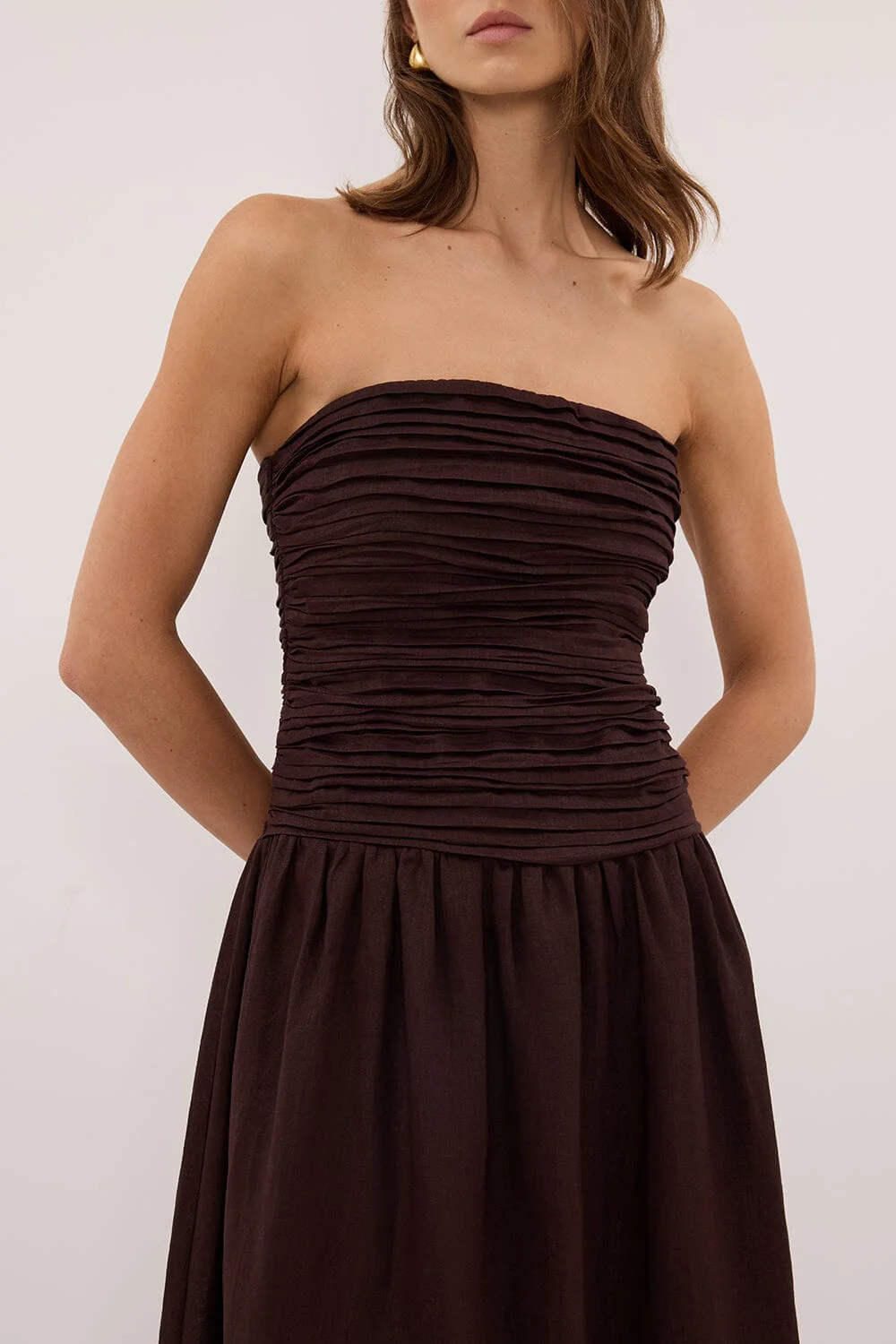 AUBRIELLA BURNT CHOC LINEN MIDI DRESS - Image 5