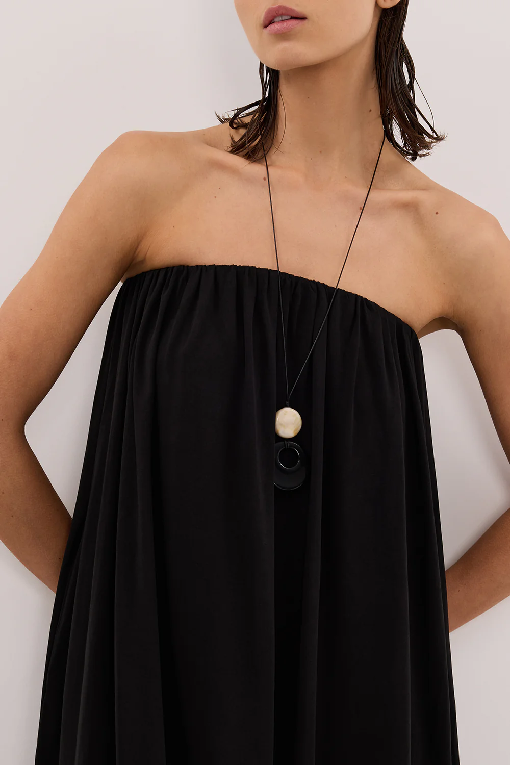 AVA BLACK STRAPELESS MIDI DRESS - Image 5