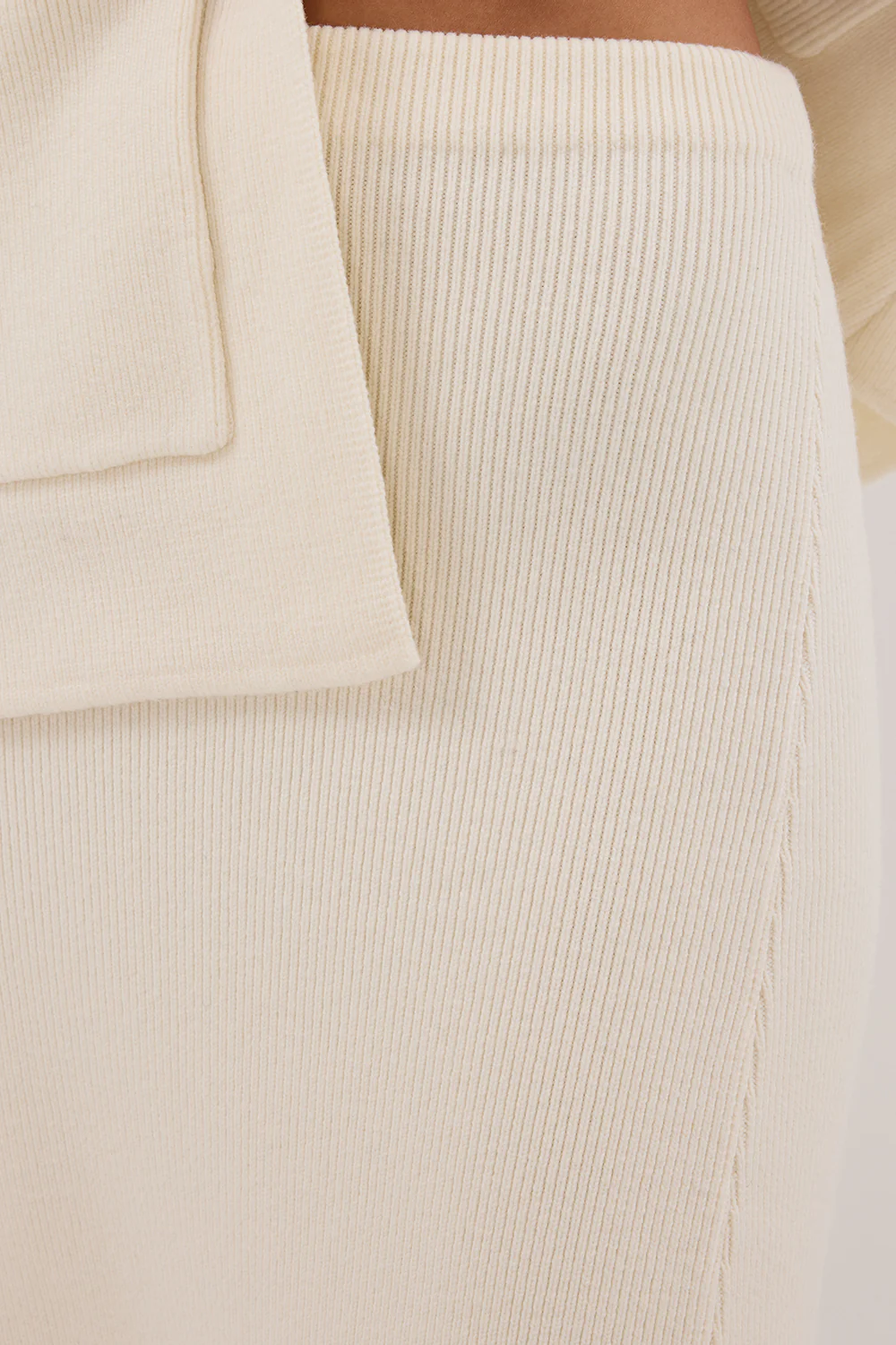 AVA CREAM LONGLINE KNIT MIDI SKIRT - Image 5