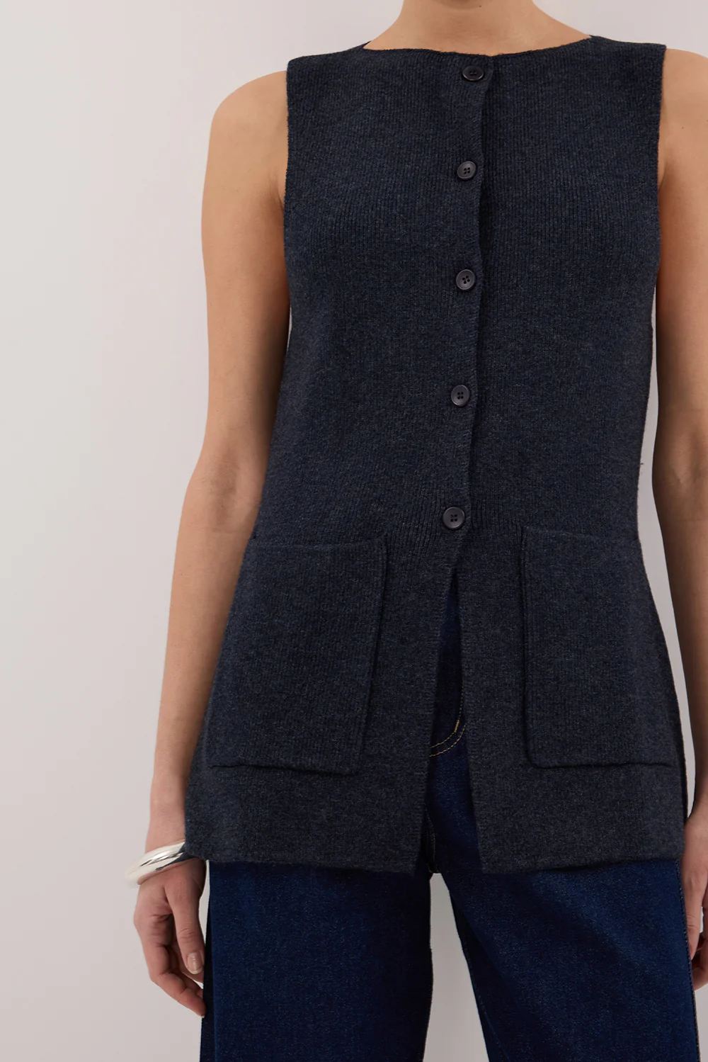 AVA INK LONGINE KNIT VEST - Image 6