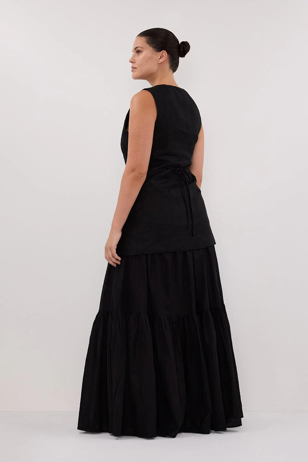 BAYLEE BLACK SLEEVELESS LINEN TOP - Image 6