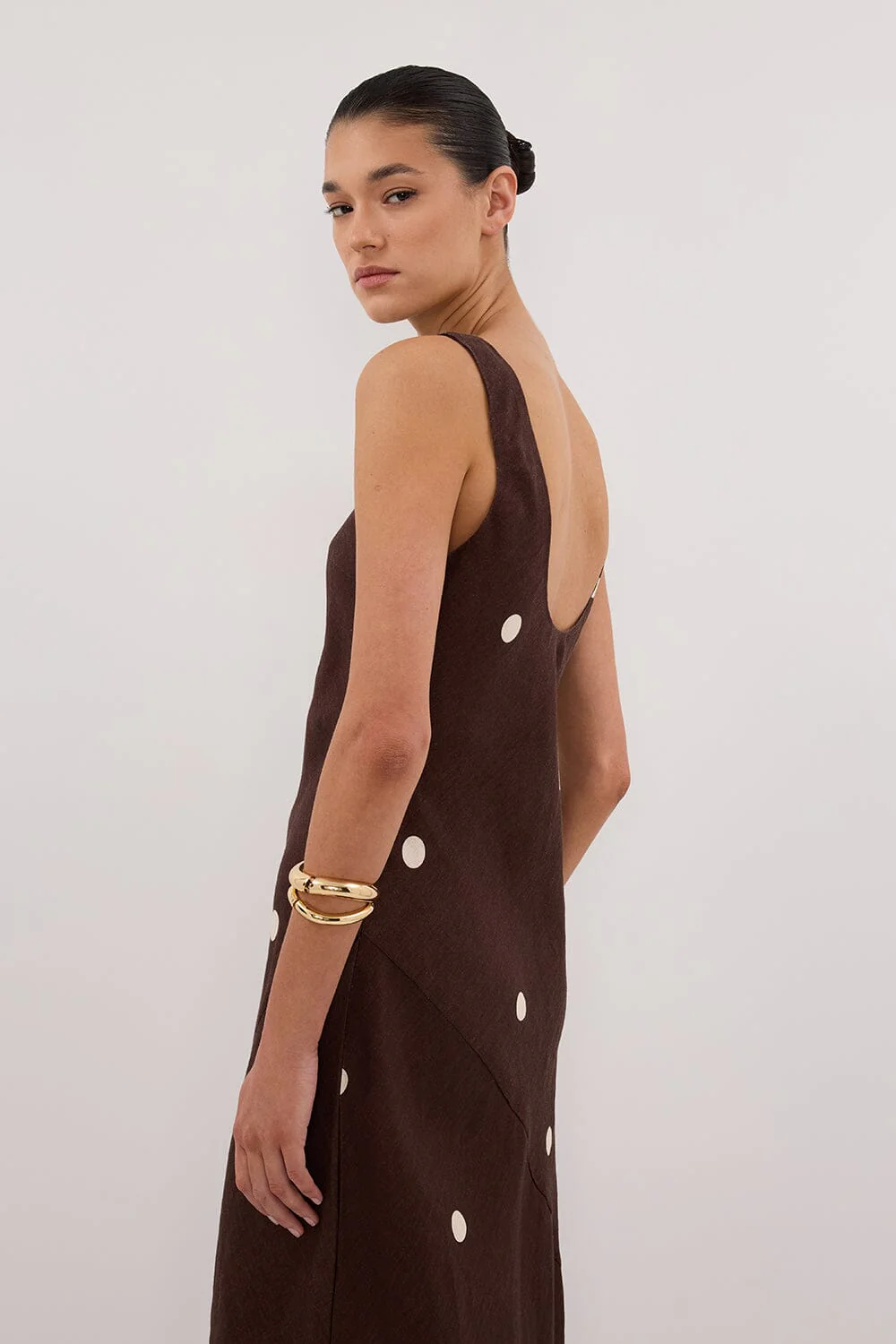 BEVERLY BITTER CHOC SPOT LINEN MIDI DRESS - Image 6