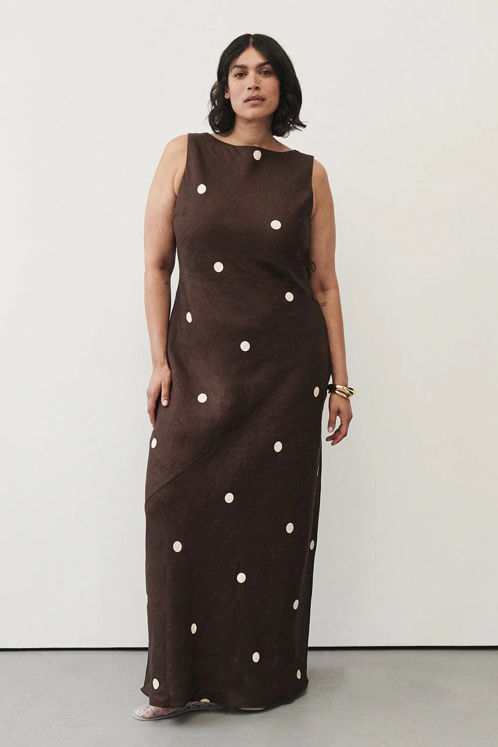 BEVERLY BITTER CHOC SPOT LINEN MIDI DRESS - Image 7