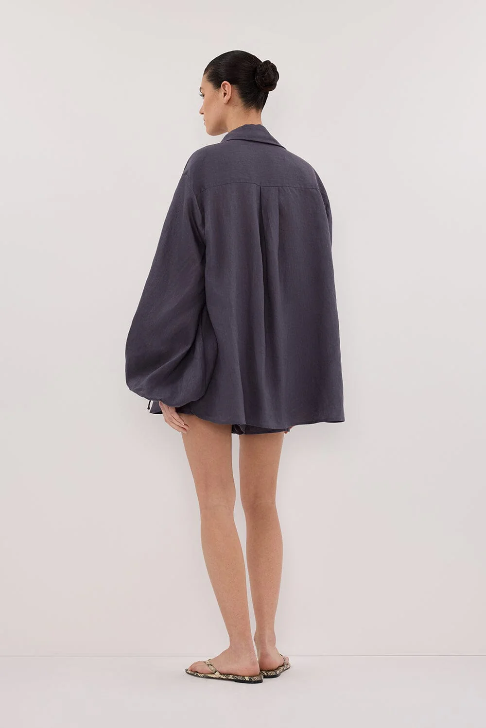 CARLA WASHED INDIGO LONG SLEEVE LINEN SHIRT - Image 4