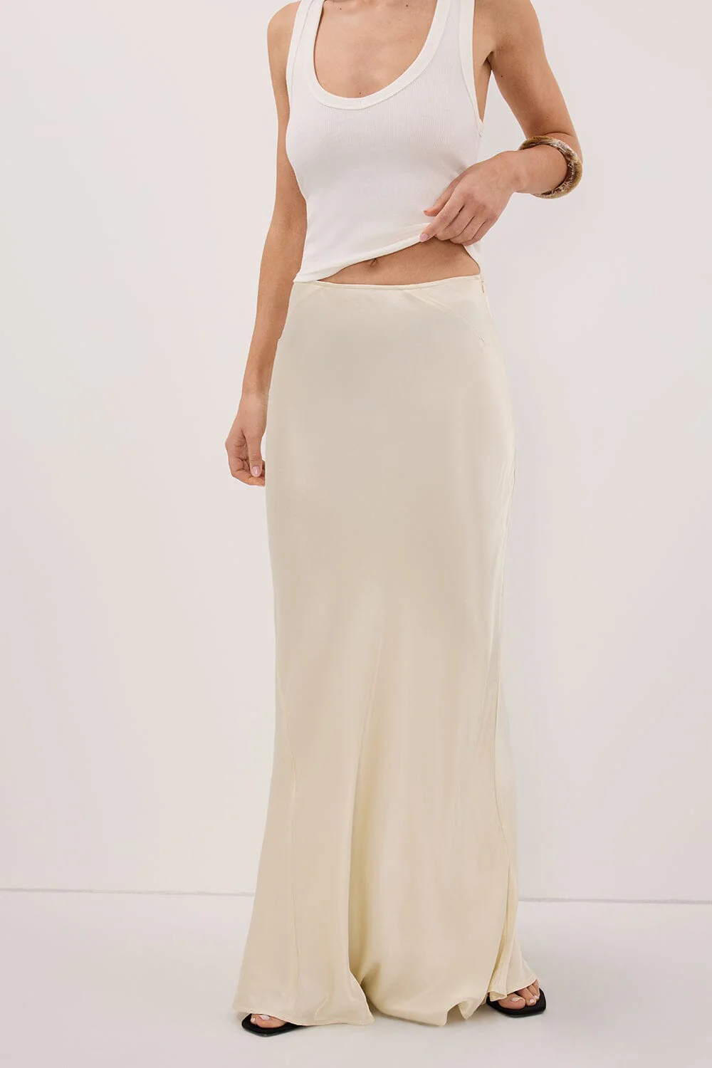 CHARLI STRAW SATIN MAXI SKIRT - Image 2