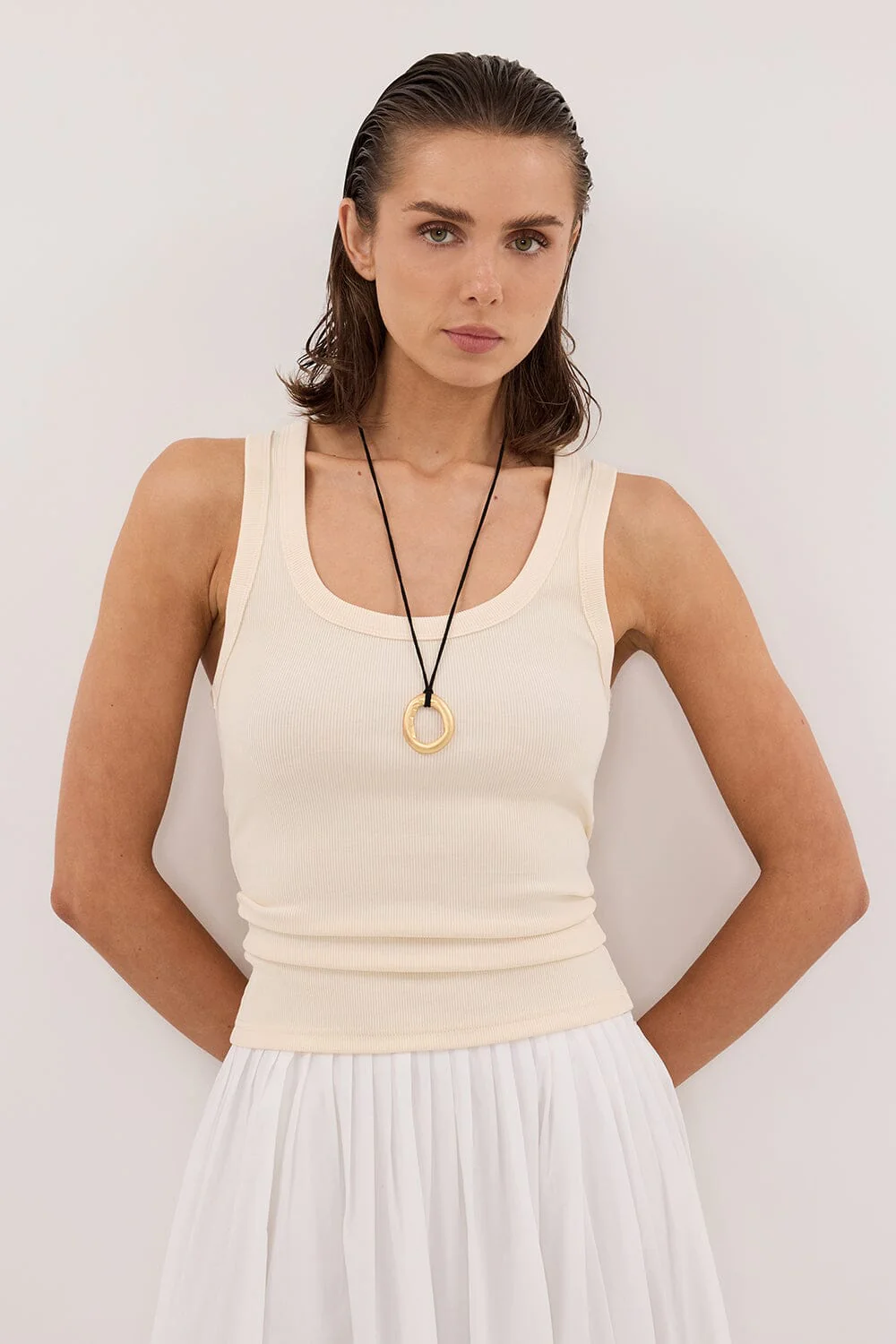 CLARA SANDSTONE SCOOP NECK TANK TOP - Image 2