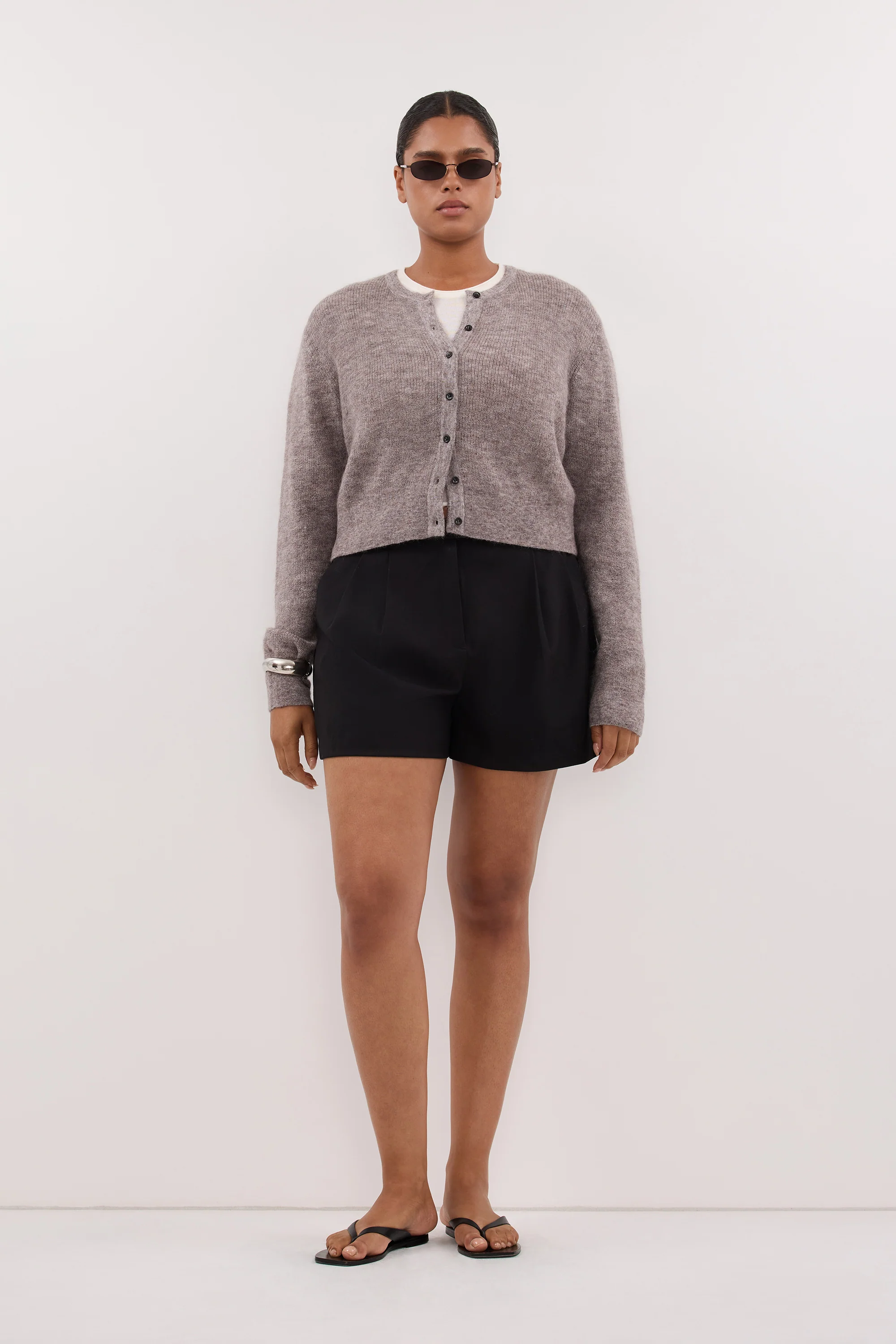 CYRUS BLACK TAILORED SHORT - Image 6