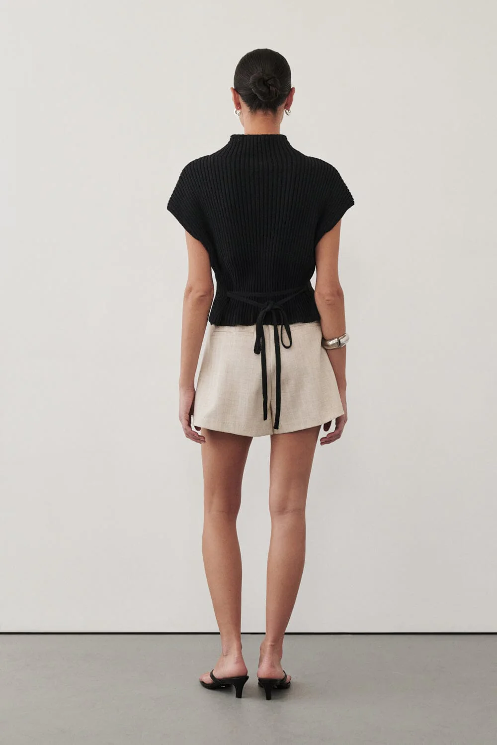 CYRUS NATURAL TAILORED SHORT - Image 3