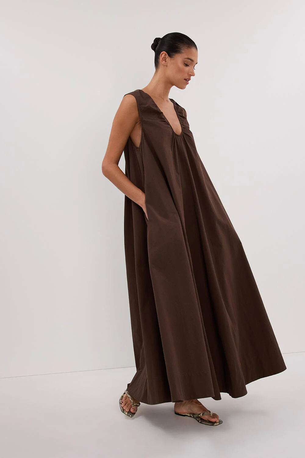 GABBY BITTER CHOC OVERSIZED COTTON MIDI DRESS - Image 6