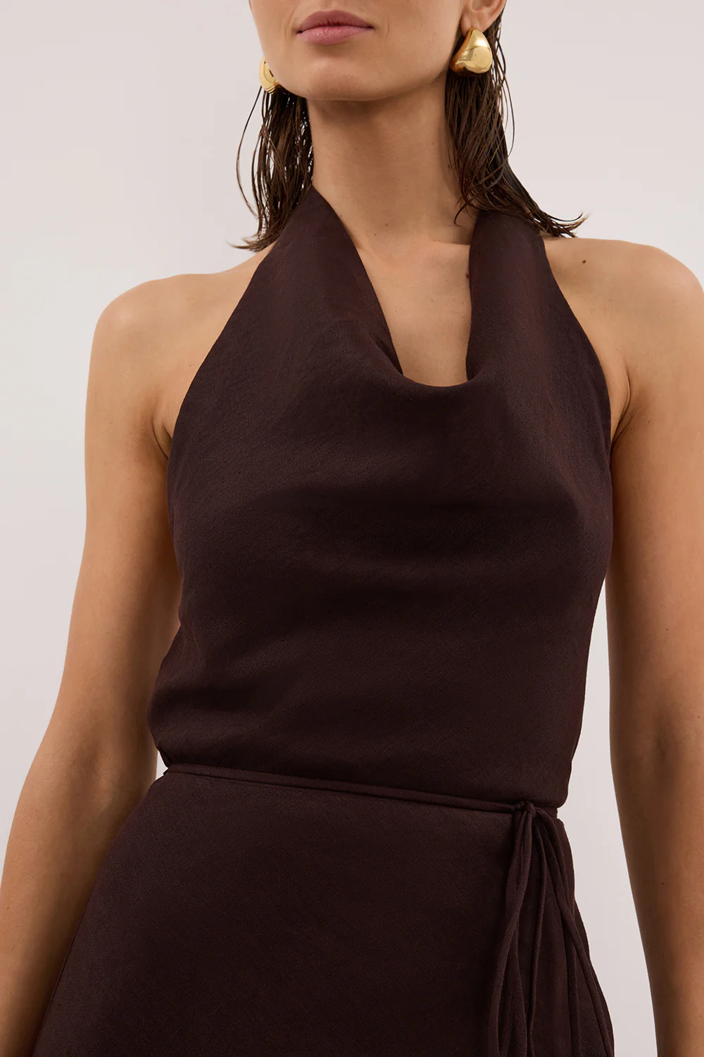 HAYLEE BURNT CHOC SLEEVELESS LINEN COWL MIDI DRESS - Image 5