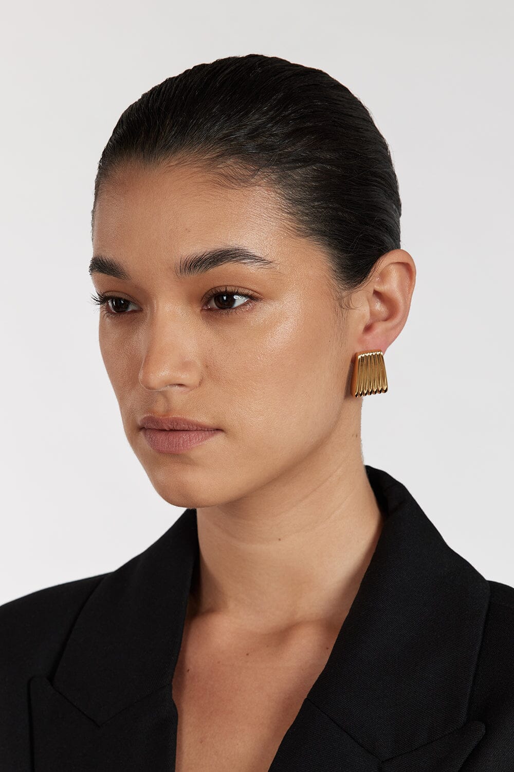 HEAVEN MAYHEM RIBBED GOLD EARRING - Image 3