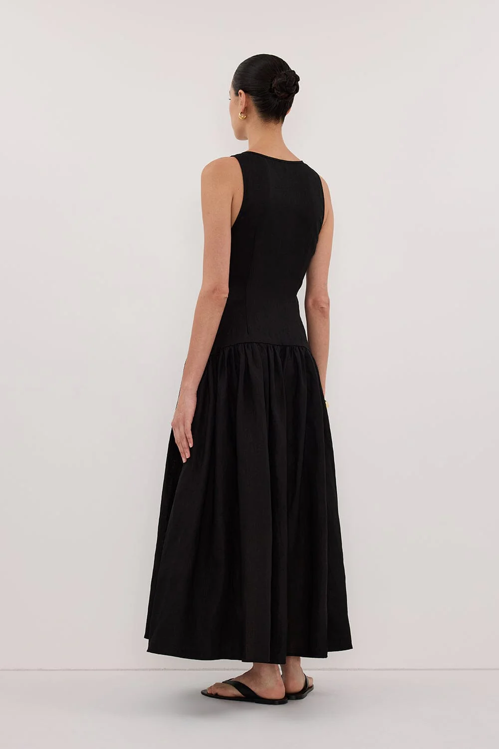 ILIO BLACK SLEEVELESS LINEN WRAP MIDI DRESS - Image 4