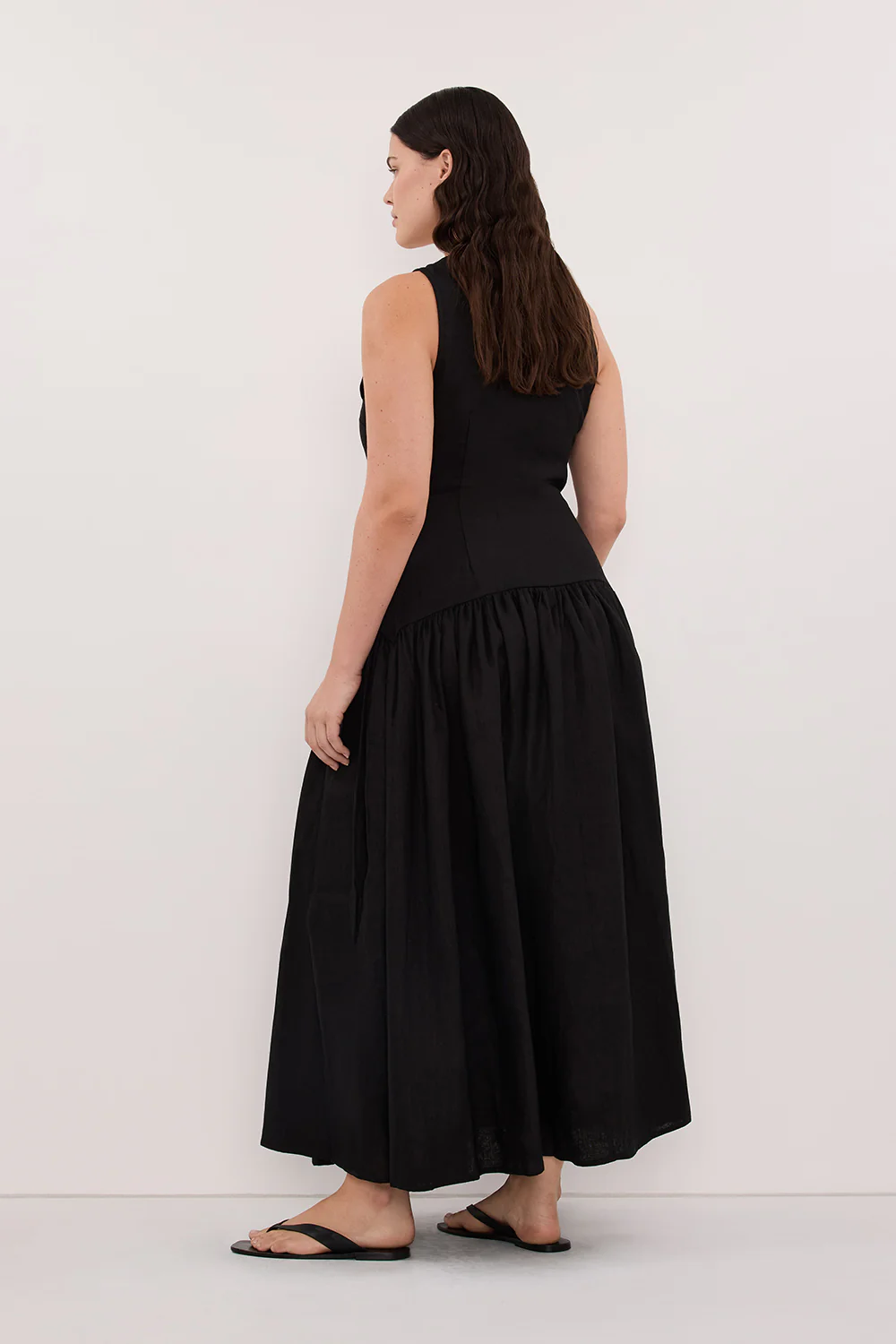 ILIO BLACK SLEEVELESS LINEN WRAP MIDI DRESS - Image 7
