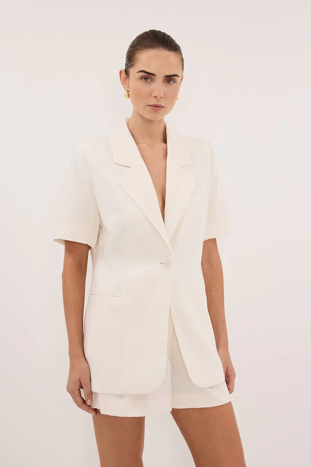 JORDY CREAM TAILORED SHORT - Image 2