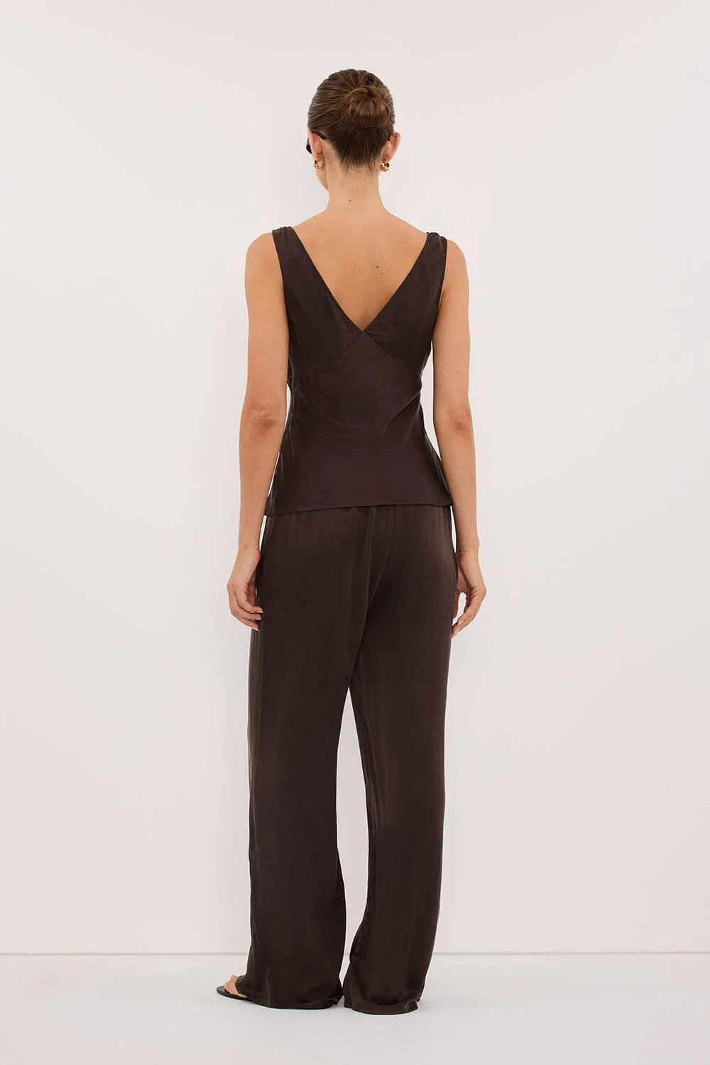 JORJA BITTER CHOC SLEEVELESS SILK TOP - Image 5