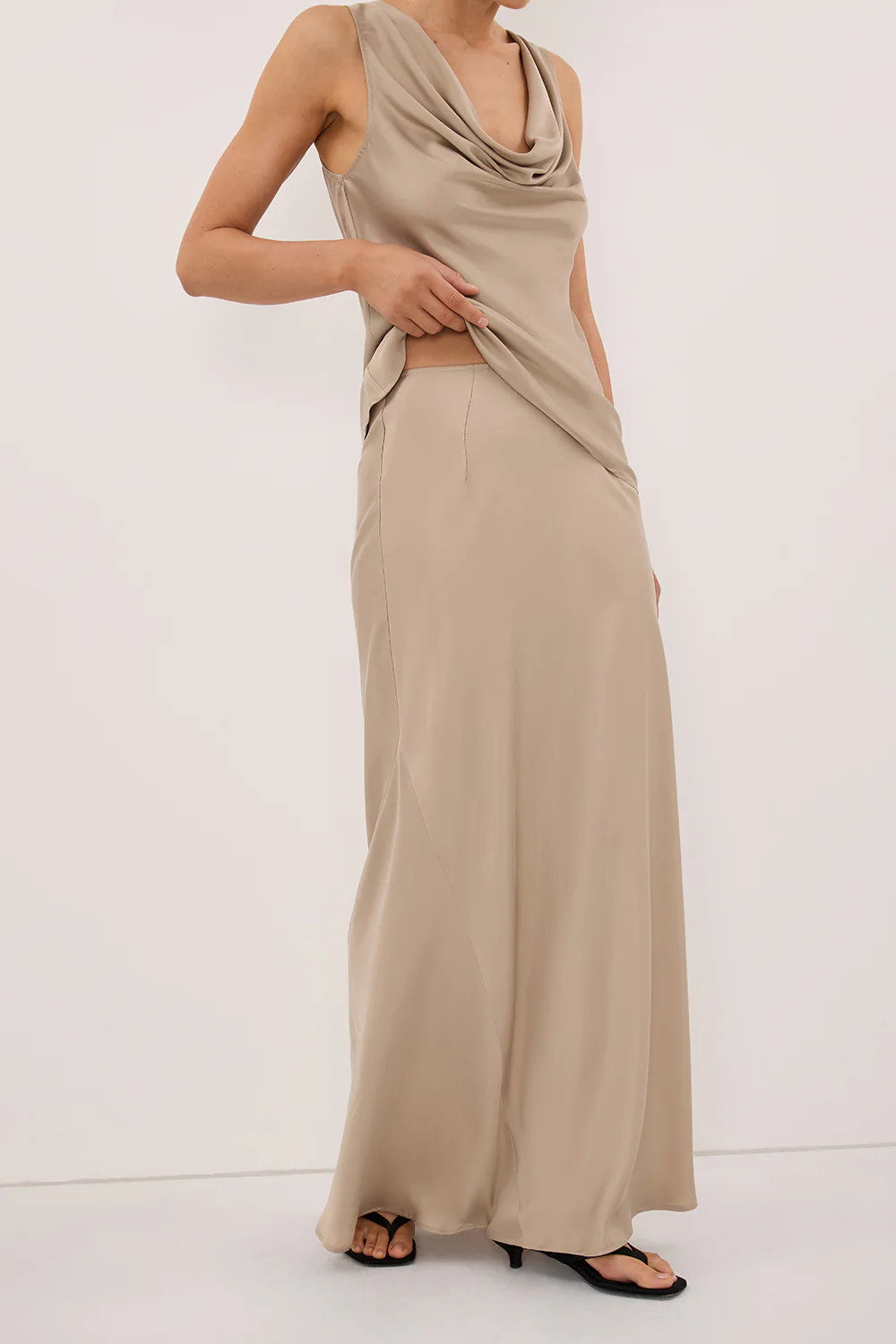 JULIETTE GOLD SILK MIDI SKIRT - Image 2