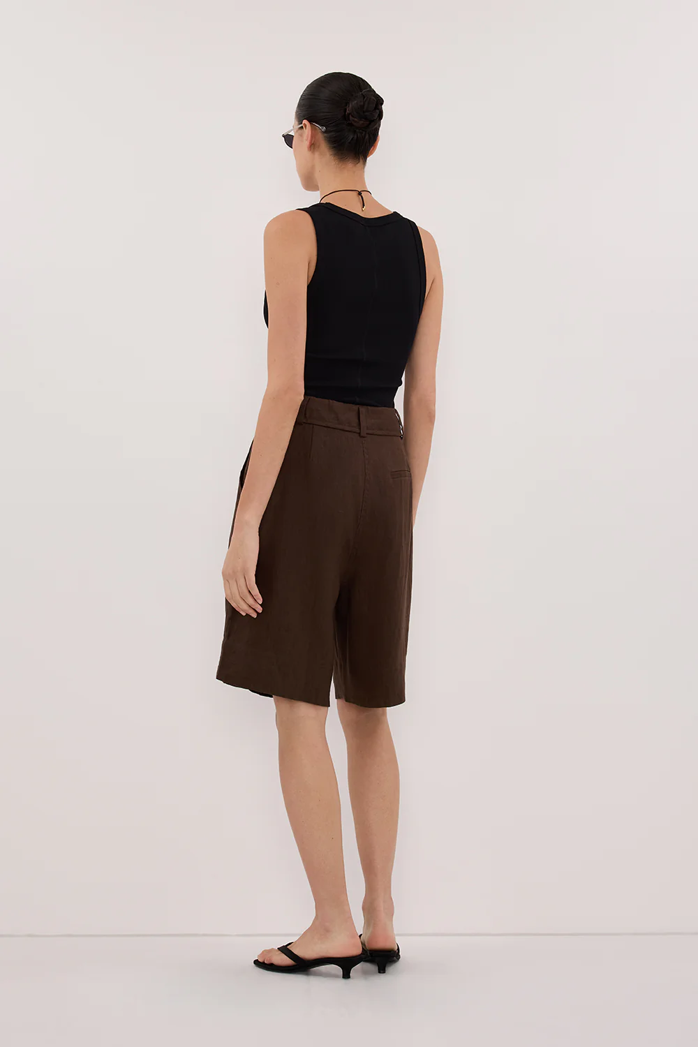 KAYLA BITTER CHOC LINEN BERMUDA SHORT - Image 4