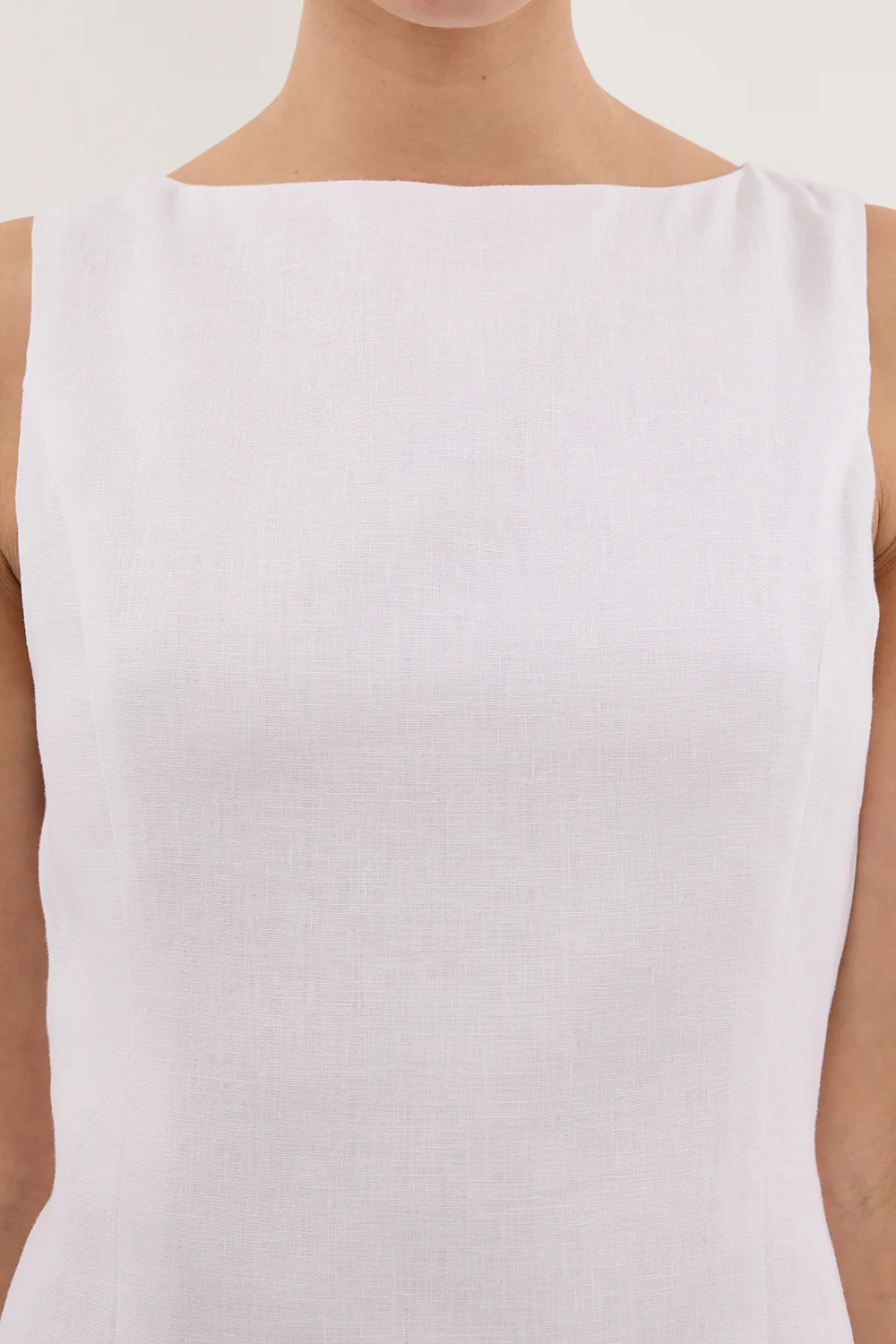 LACY WHITE SLEEVELESS LINEN MINI DRESS - Image 5