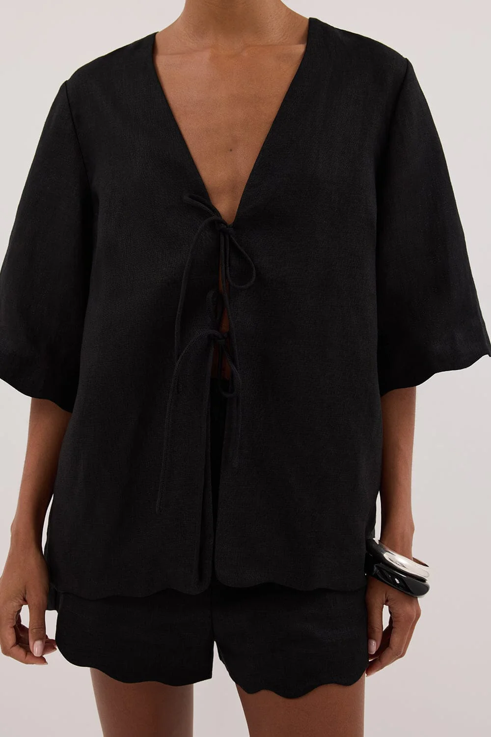 LELA BLACK SHORT SLEEVE LINEN SHIRT - Image 5