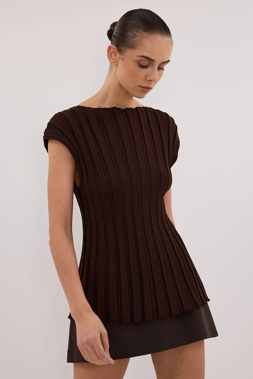 LOE CHOC SLEEVELESS KNIT TOP - Image 2
