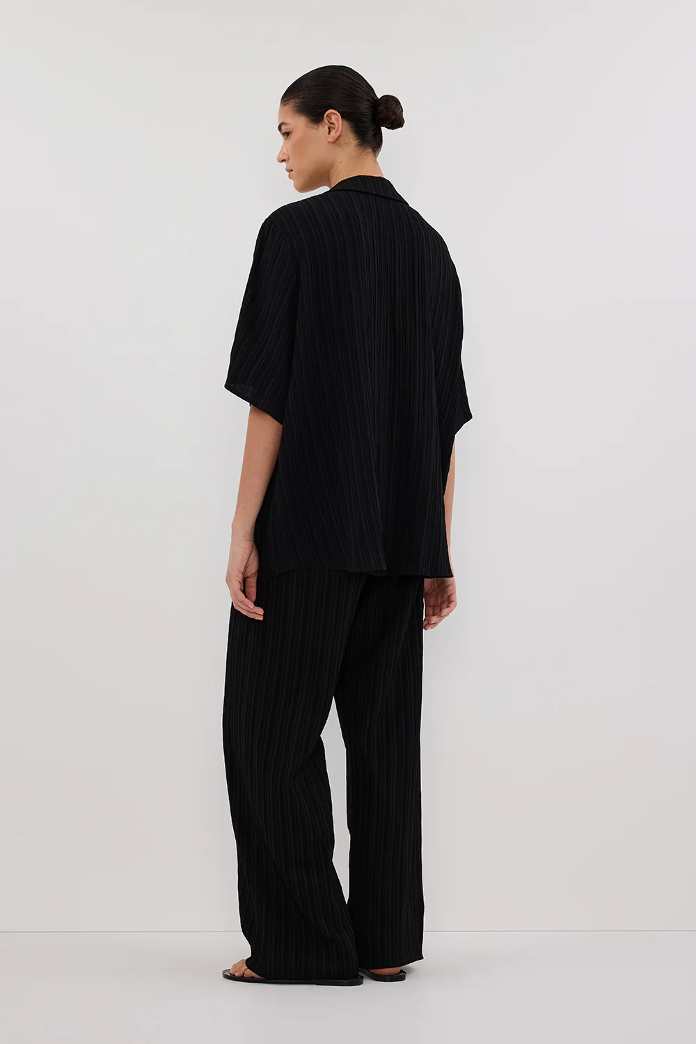 LOZ BLACK SHORT SLEEVE SHIRT - Image 4