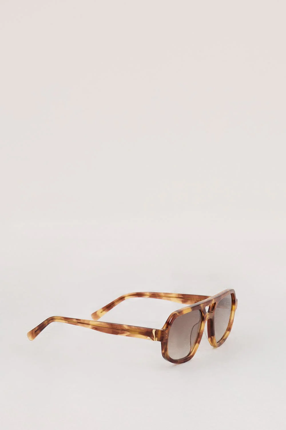 LUV LOU THE BANKS CARAMEL SUNGLASSES - Image 3