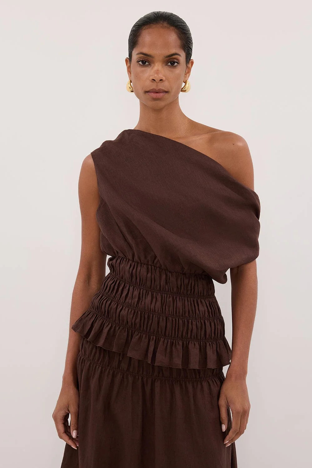 MAIA COCOA SLEEVELESS LINEN SHIRRED TOP - Image 2