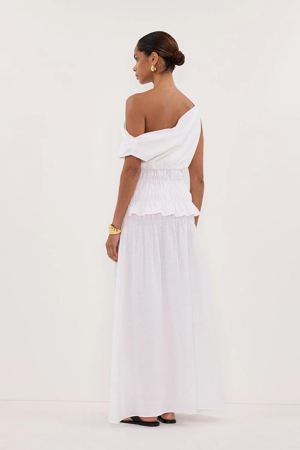 MAIA WHITE SLEEVELESS LINEN SHIRRED TOP - Image 5