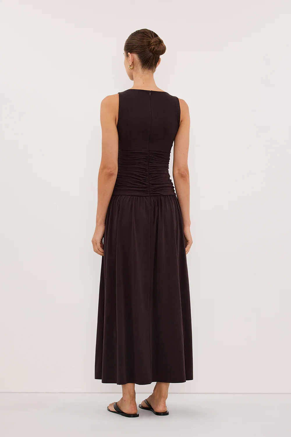 MEG BURNT CHOC SLEEVELESS KNIT MIDI DRESS - Image 4