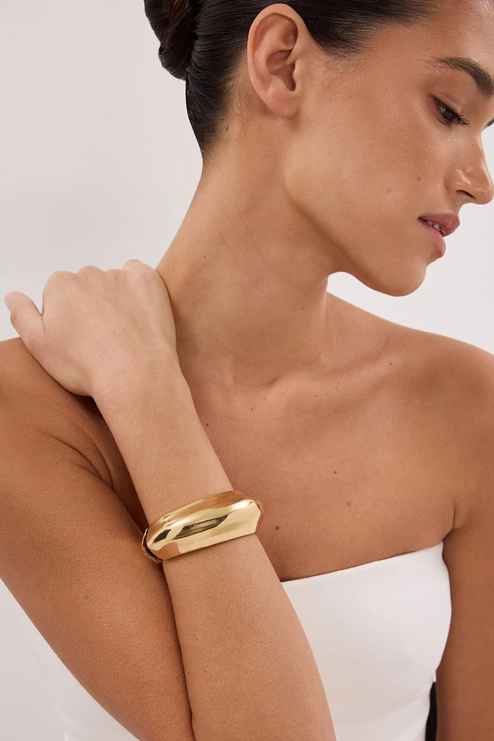 NOAH THE LABEL GOLD BIG BULB BANGLE - Image 3
