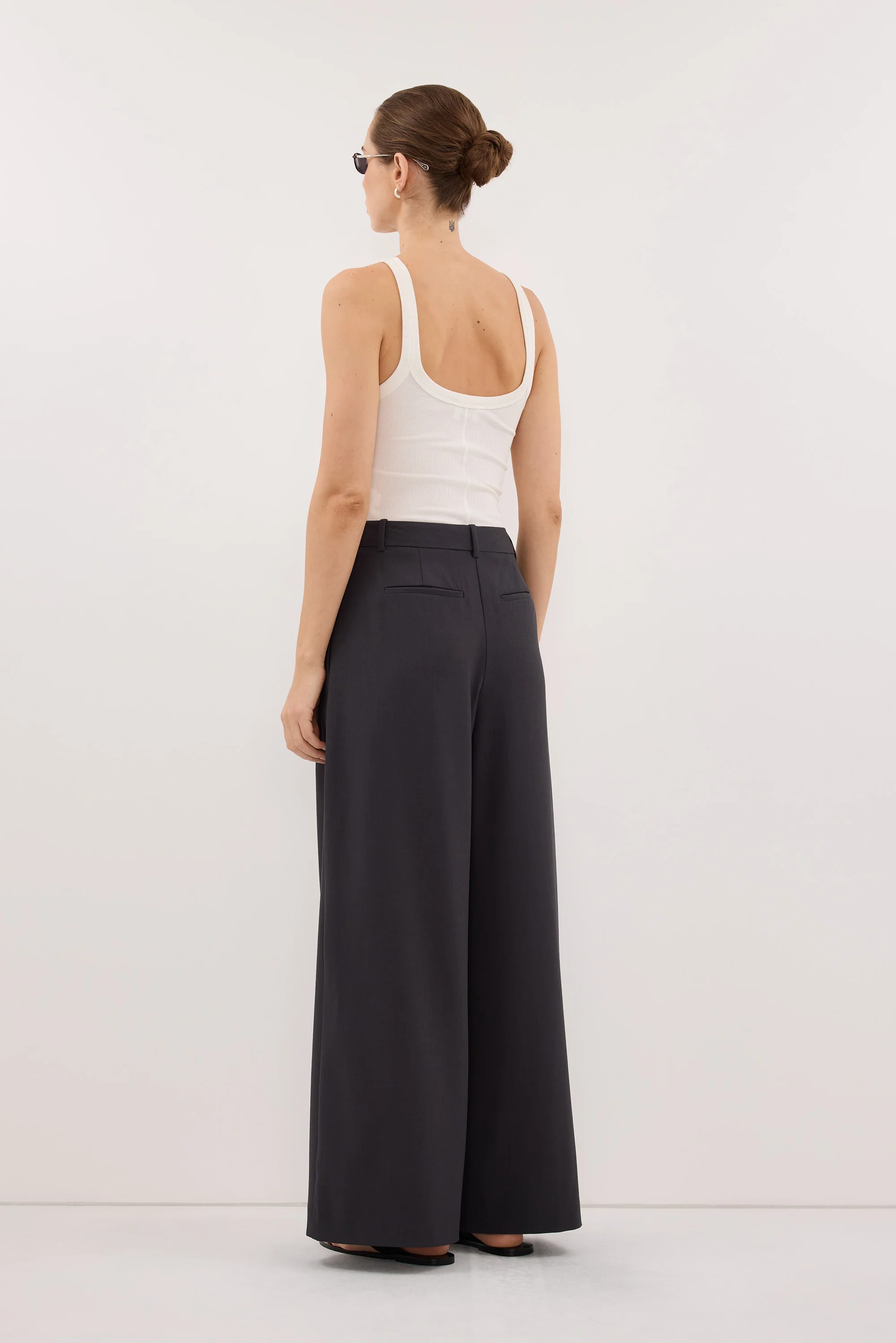 PARKER DARK GREY TAILORED WIDE LEG PANT - Image 4
