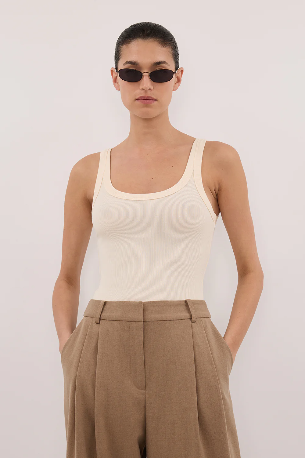 PHOEBE SANDSTONE SCOOP NECK TANK TOP - Image 2