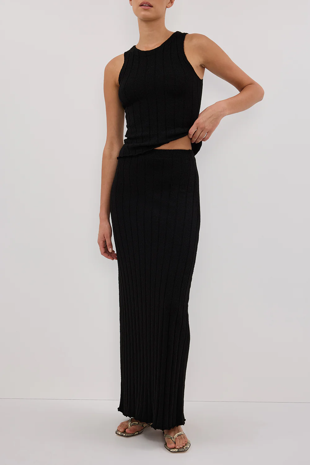 REM BLACK KNIT MIDI SKIRT - Image 2