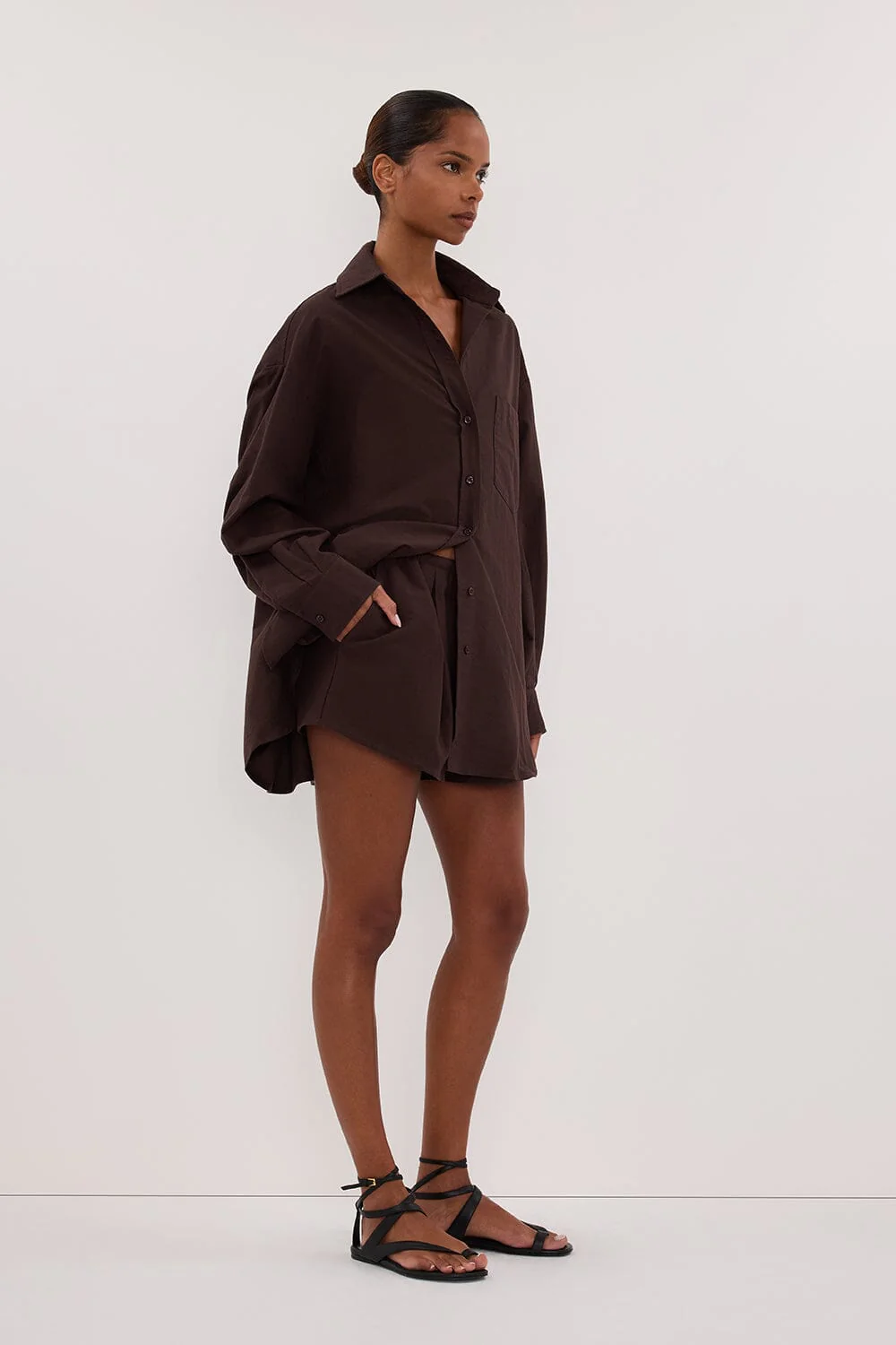 RHEA BURNT CHOC COTTON DRAWSTRING SHORT - Image 4