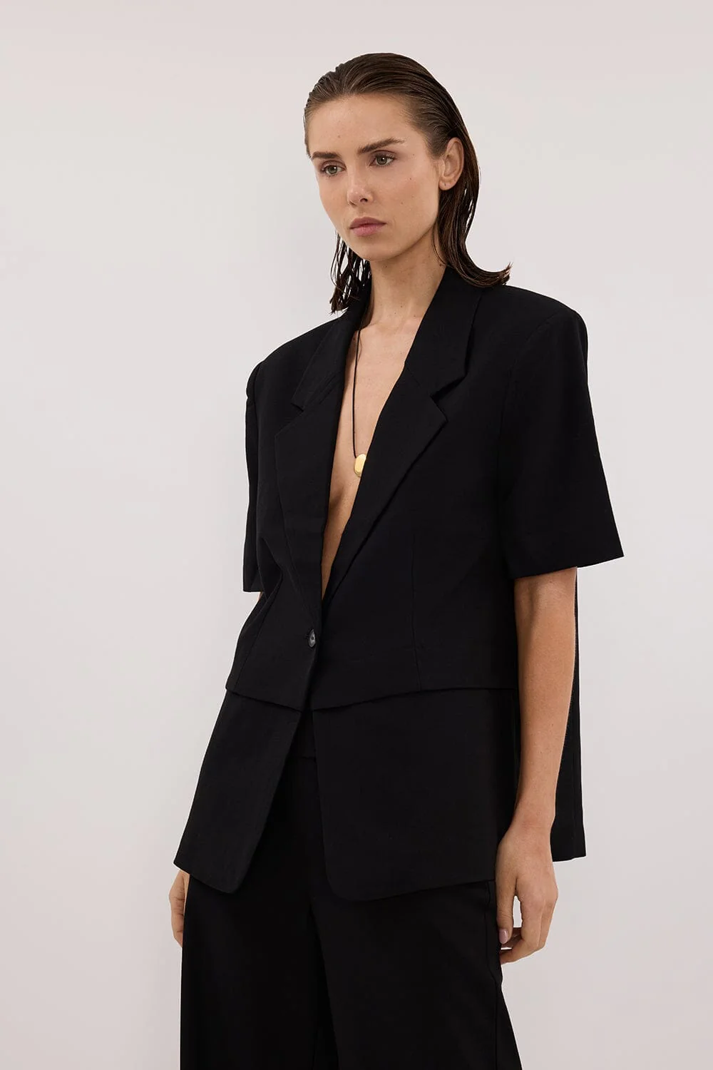RITA BLACK SHORT SLEEVE BLAZER - Image 2