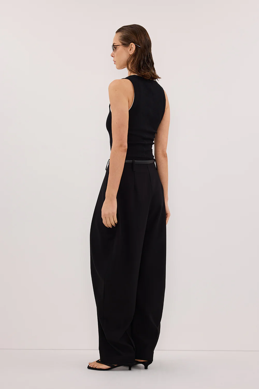 ROMY BLACK BARREL LEG TAILORED PANT - Image 4