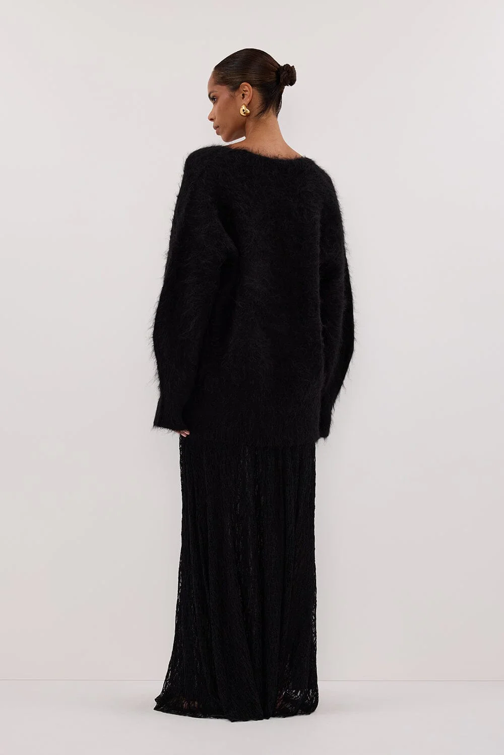 SALMA BLACK V NECK JUMPER - Image 4