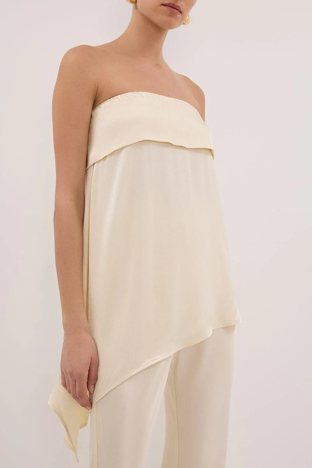 SANDER CREAM STRAPLESS SATIN TOP - Image 5