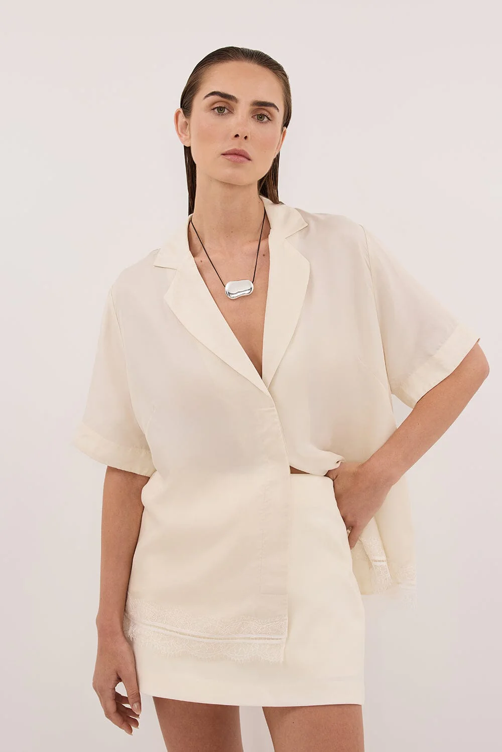 SOHO CREAM TAILORED SKORT - Image 2