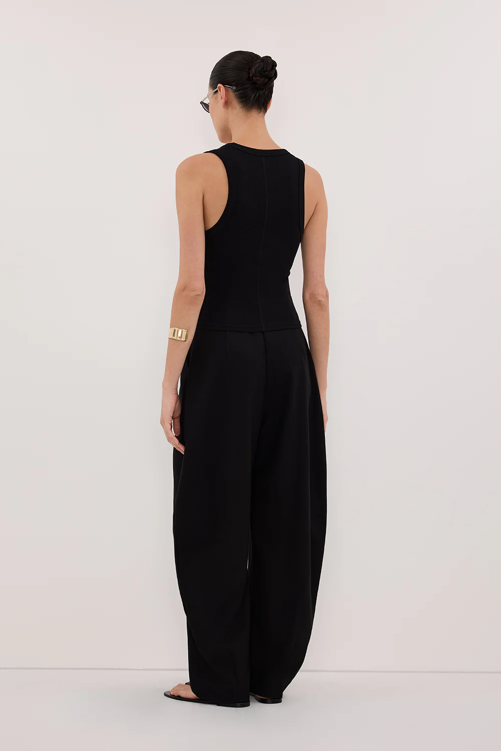 YASMIN BLACK SLEEVELESS KNIT TANK - Image 4
